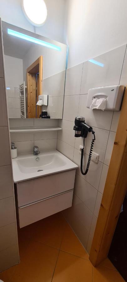 กาสท์ฮอฟ วาลดวีร์ท Hotel รุสบาค อัม พาสเกอชุตต์ ภายนอก รูปภาพ