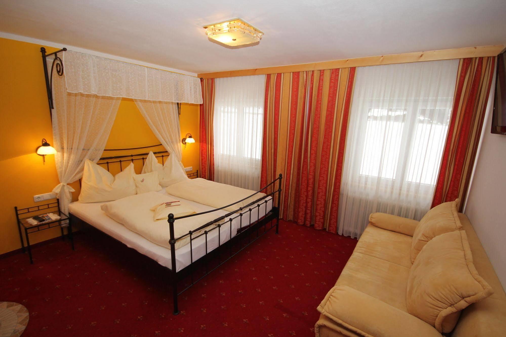 กาสท์ฮอฟ วาลดวีร์ท Hotel รุสบาค อัม พาสเกอชุตต์ ภายนอก รูปภาพ